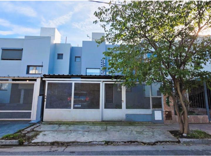 Casa · 84m² · 4 Ambientes · 1 Cochera