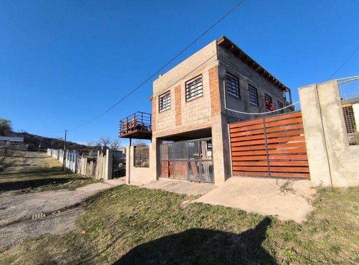 Casa · 185m² · 2 Ambientes · 1 Cochera