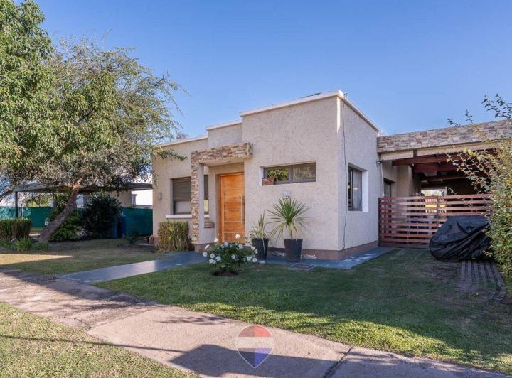 Casa · 156m² · 5 Ambientes · 2 Cocheras
