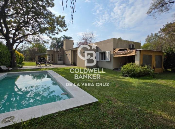 Casa · 1050m² · 5 Ambientes · 1 Cochera
