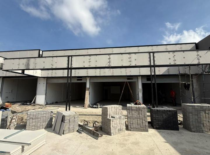 Local comercial · 195m²