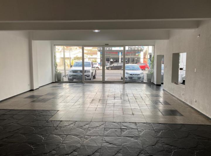 Local comercial · 390m²