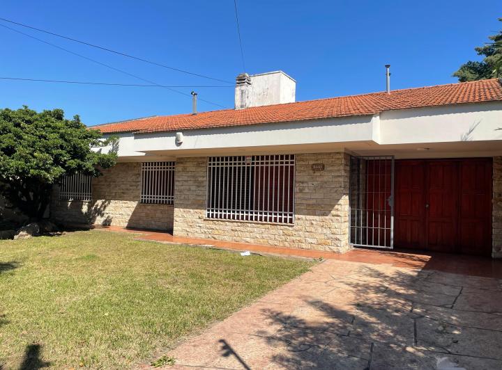 Casa · 190m² · 6 Ambientes · 2 Cocheras