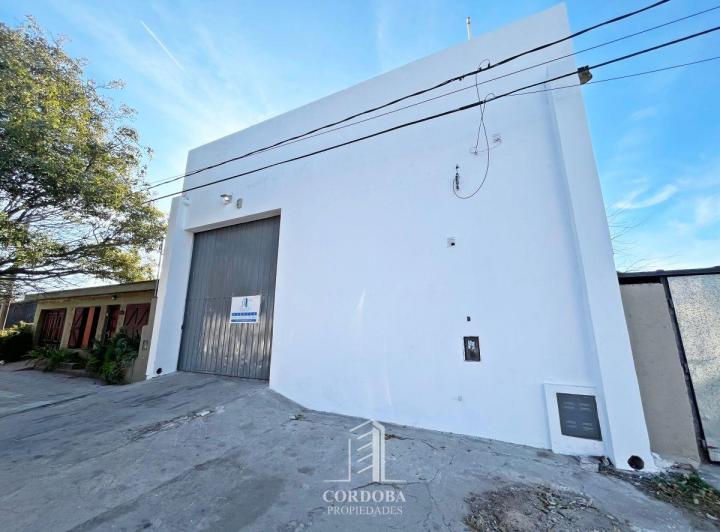 Bodega-Galpón · 320m² · 3 Ambientes