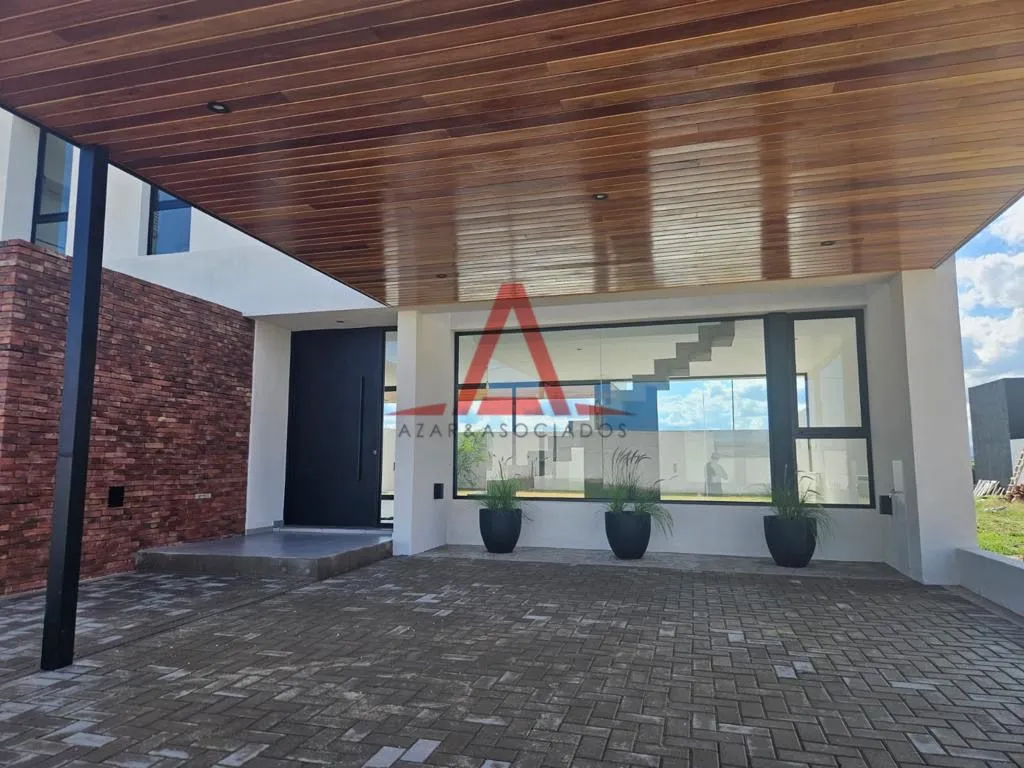 Terrazas de Manantiales, Manantiales II.Casa de 3 dorm. patio y cochera en VENTA