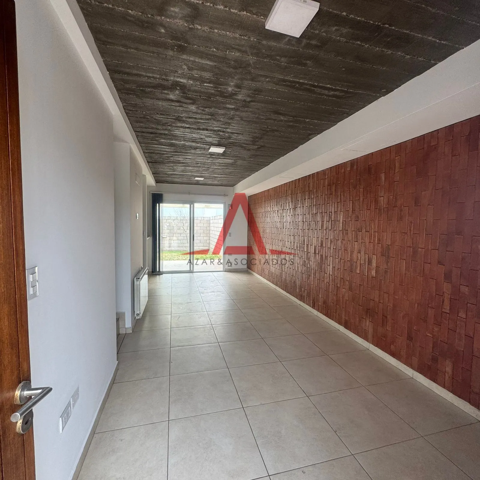 Prados de Manantiales. Duplex de 3 dorm., patio y cochera en ALQUILER!!