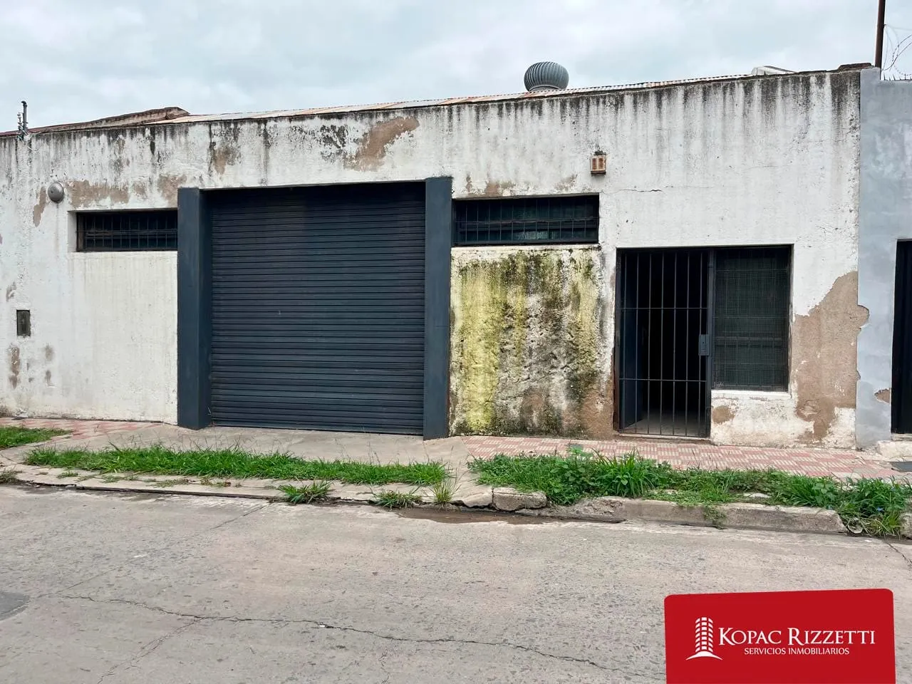 YAPEYU (CASTAÑARES 29) - VENTA GALPÓN 166 M2.