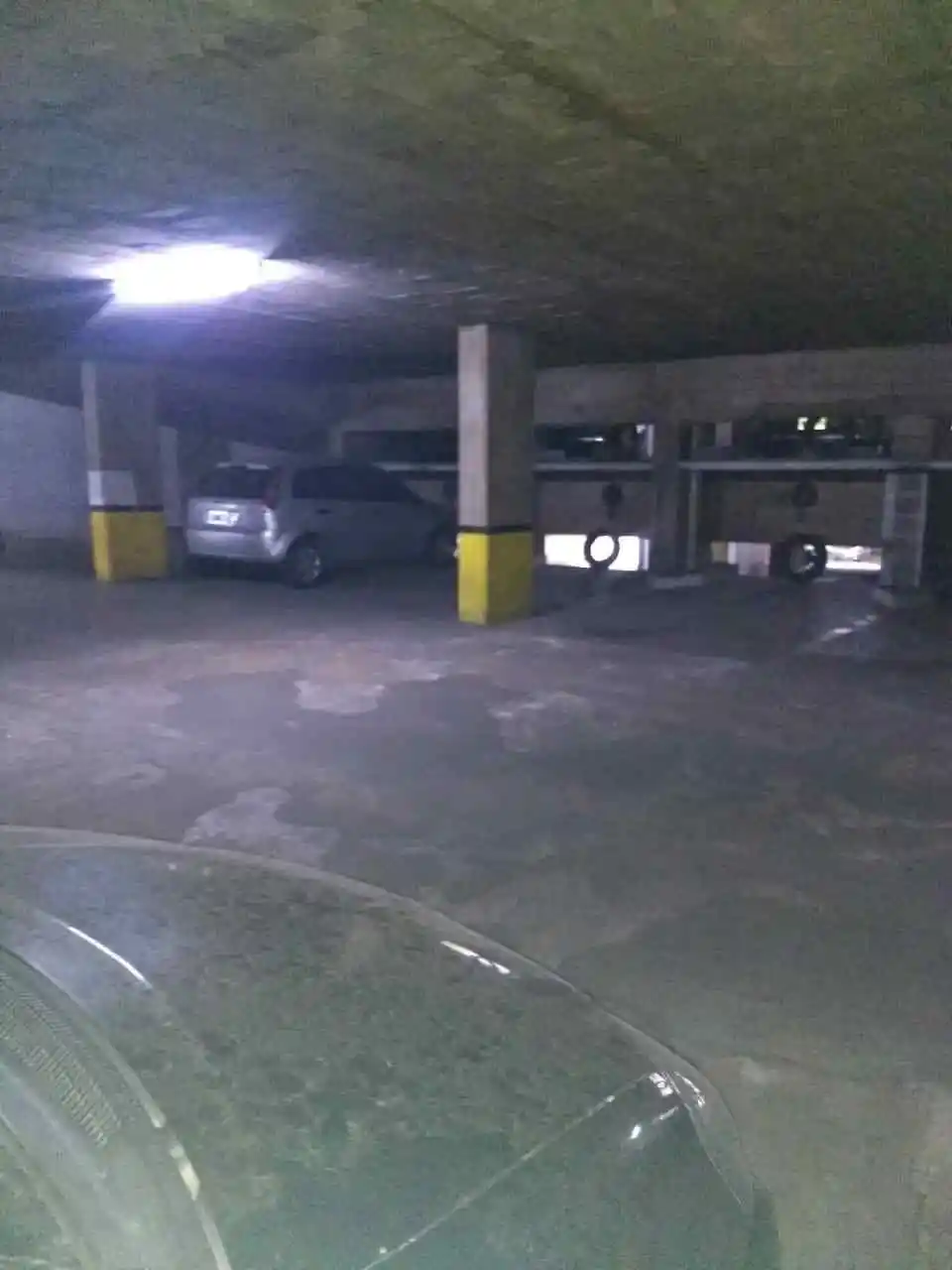 NUEVA CORDOBA - VENDO COCHERA -  RONDEAU 470 Y OB. SALGUERO  !!! CON BAULERA