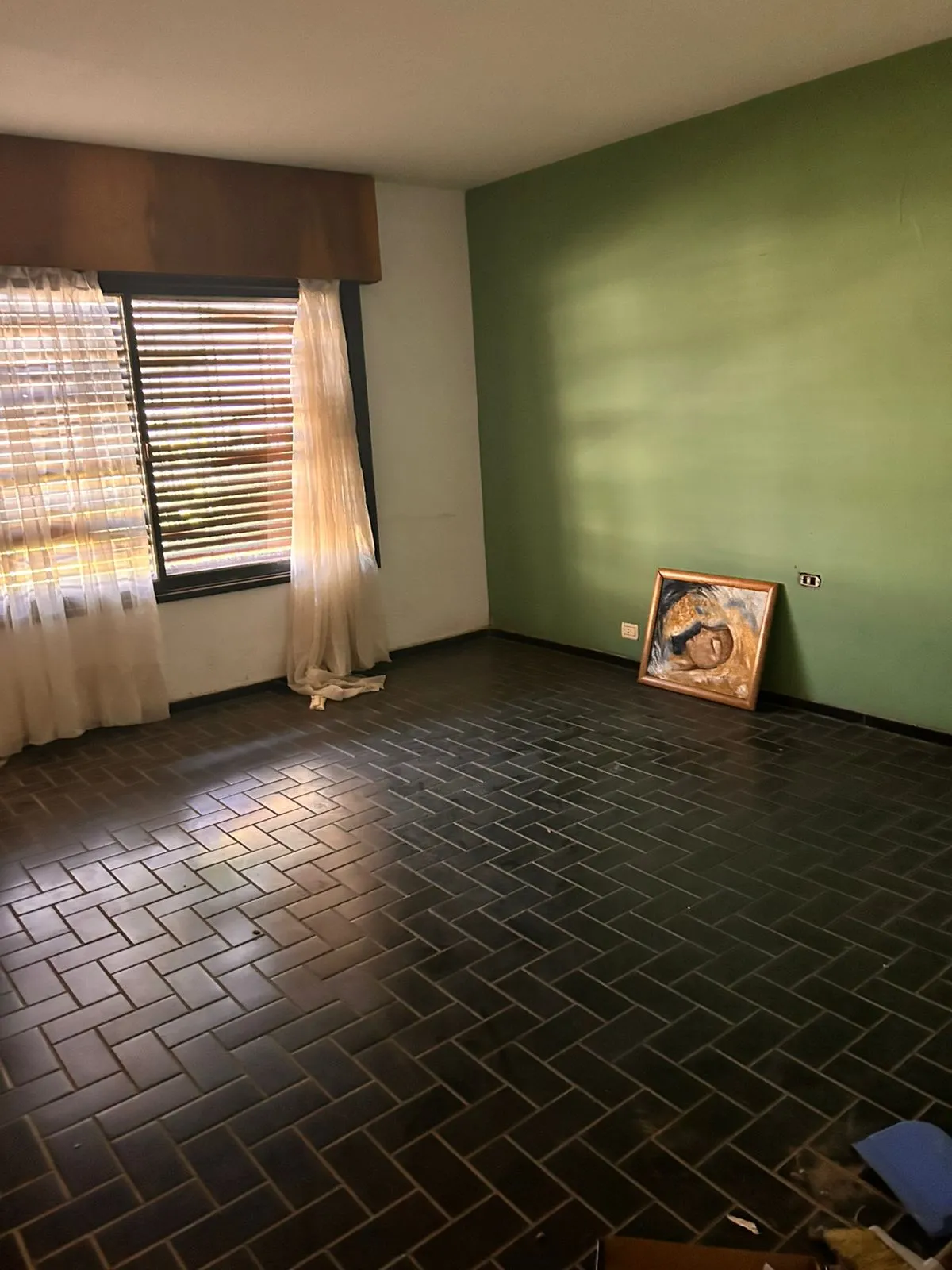 VENDO Amplia Casa Familiar en el Corazón de Manzana | Barrio Maipú l sección Residencial | Gran Potencial