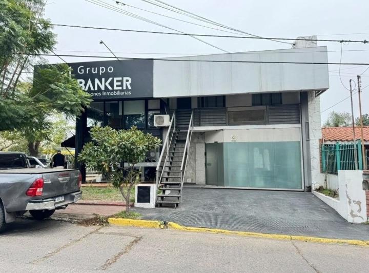 Local comercial · 128m² · 6 Ambientes · 2 Cocheras