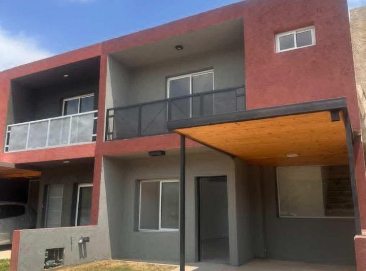 Casa · 120m² · 5 Ambientes · 1 Cochera