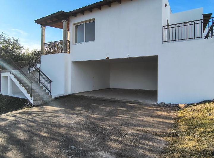 Casa · 200m² · 3 Dormitorios · 2 Cocheras