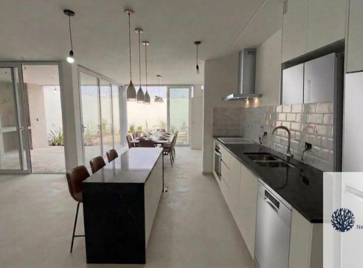 Casa · 135m² · 3 Ambientes · 2 Cocheras