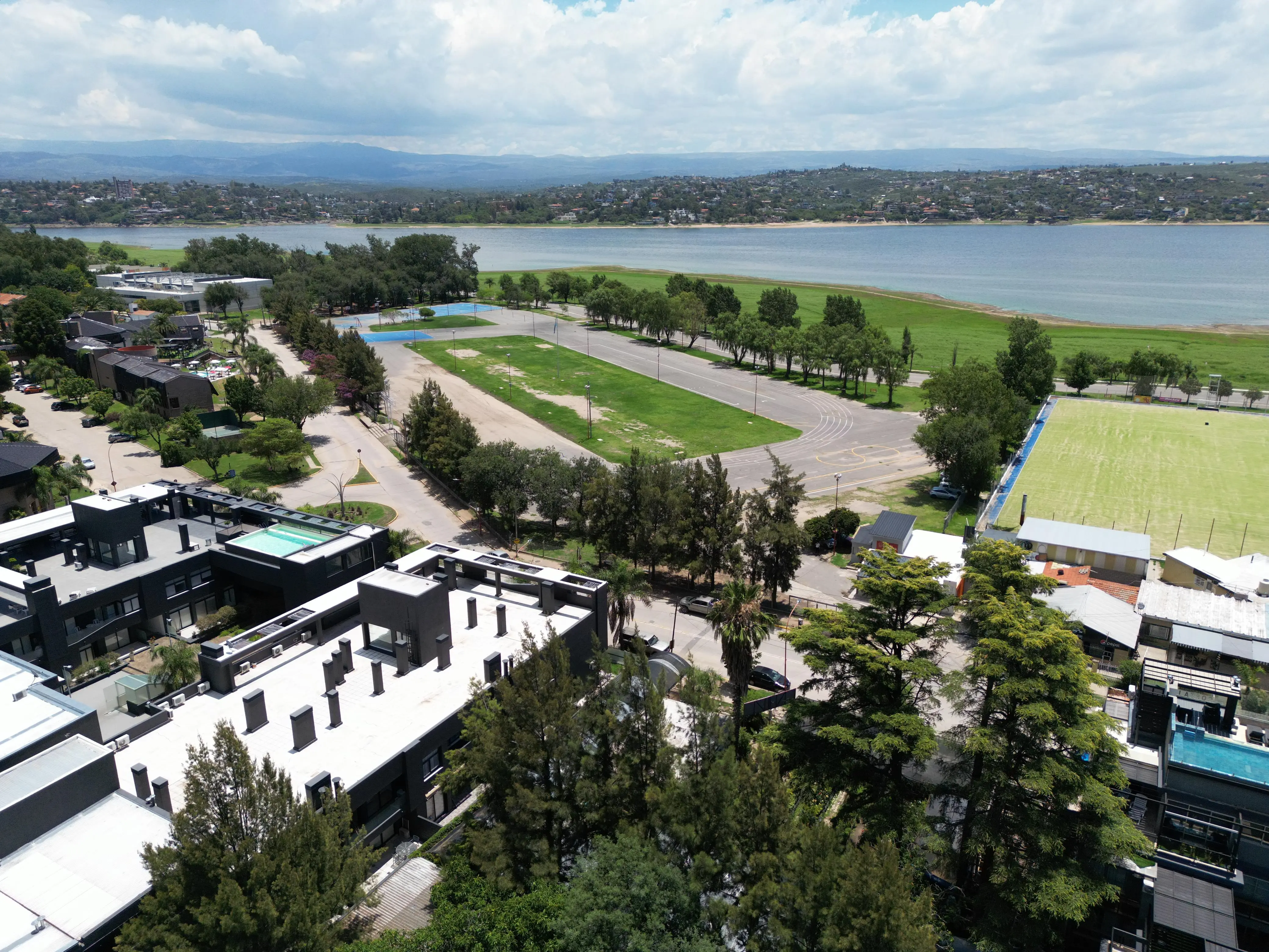 Departamento en Venta Frente al Lago en Carlos Paz – Cochera y Amenities Premium