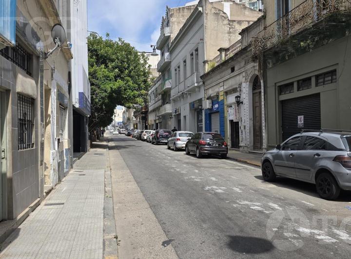 Terreno · 438m²