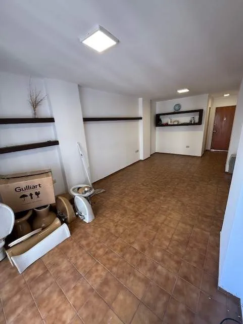 VENTA DEPARTAMENTO EN BARRIO CENTRO 2 DORMITORIOS CON COCHERA, APTO CREDITO.