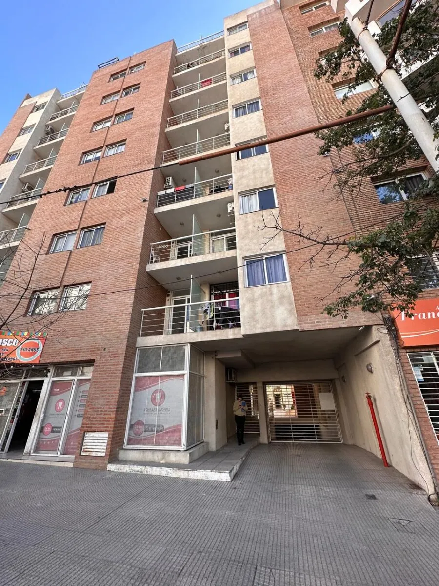 Alquiler amplio departamento de un dormitorio en Nueva Cordoba