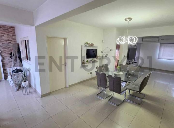 PH · 192m² · 4 Ambientes · 1 Cochera