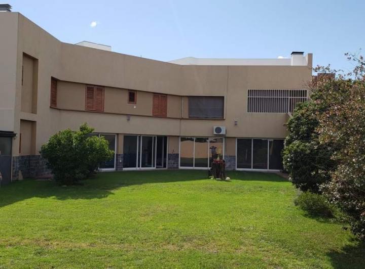 Casa · 534m² · 8 Ambientes