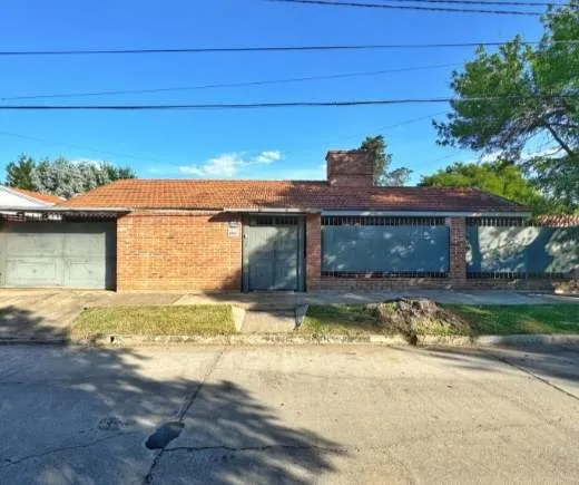 APTO CRÉDITO! Vendo casa c3 dorm B Arguello.