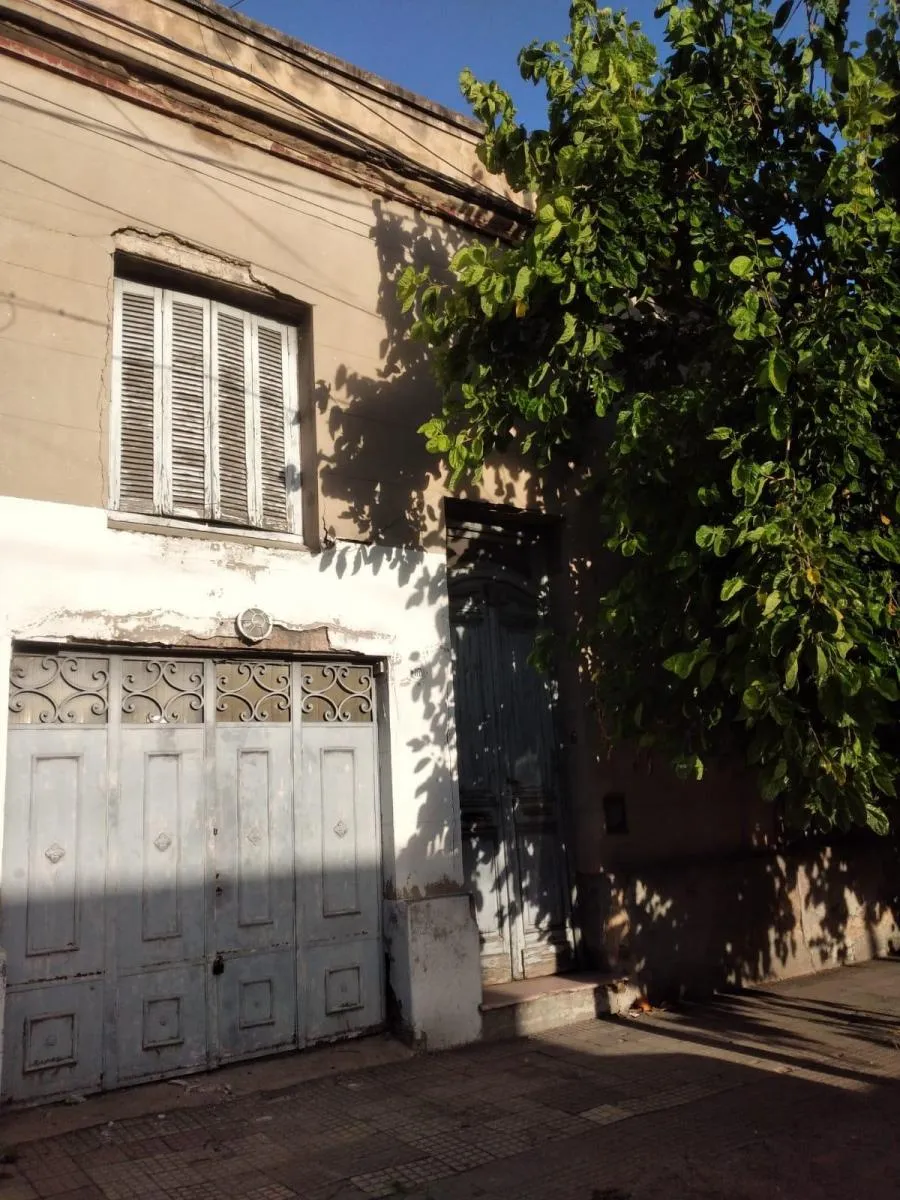 Vendo Ideal Inversor sobre Calle Esquiú