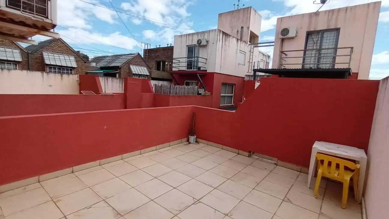 DEPARTAMENTO EN VENTA 1 DORMITORIO EN DUPLEX CON TERRAZA. ALBERDI