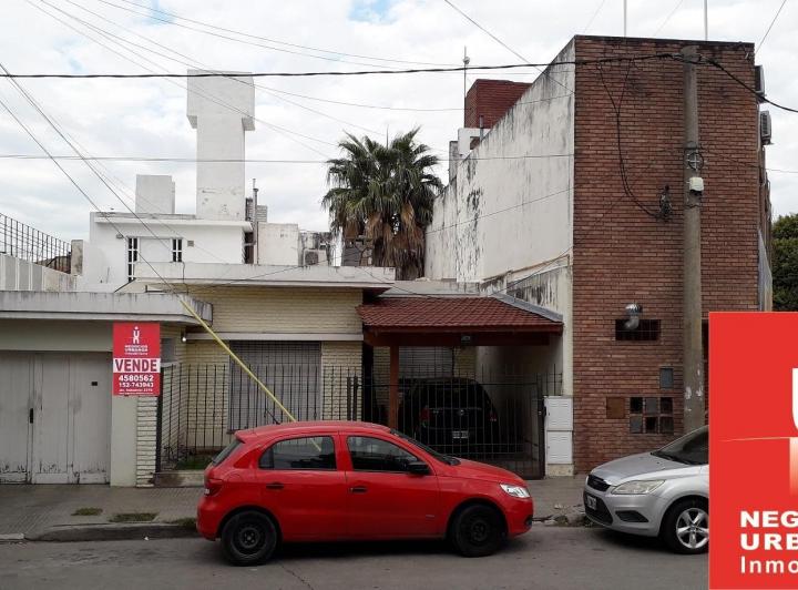 Casa · 216m² · 7 Ambientes · 1 Cochera