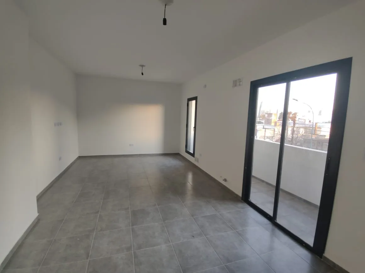 Venta amplio departamento nuevo 1 dorm externo balcón c/asador