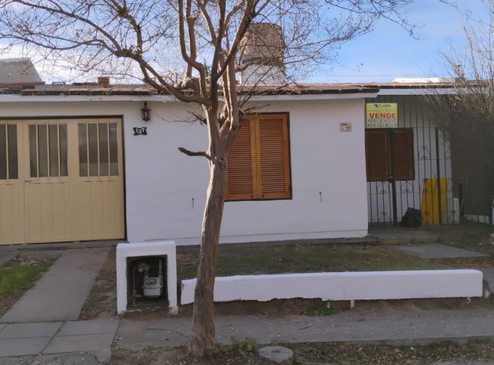 Casa · 70m² · 6 Ambientes · 1 Cochera
