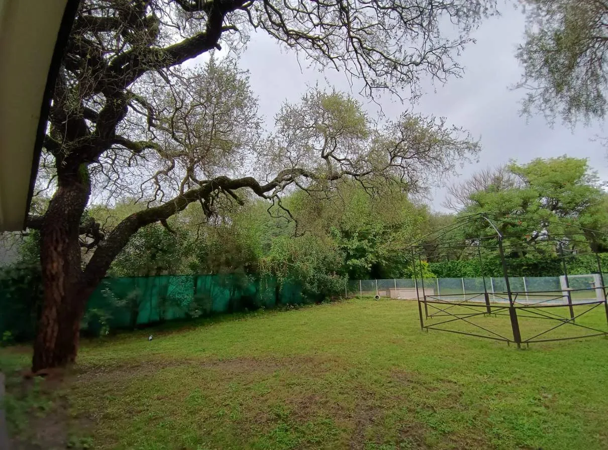EL BOSQUE - CASA - VENTA - MUY AMPLIA