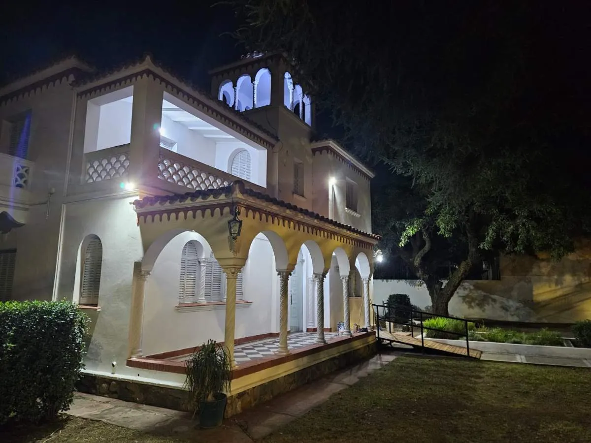 EXCELENTE CASONA EXCLUSIVA EN AV. RAFAEL NUÑEZ - B ARGUELLO
