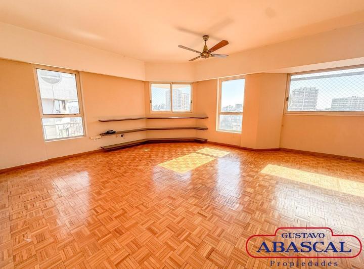 Departamento · 128m² · 4 Ambientes · 1 Cochera