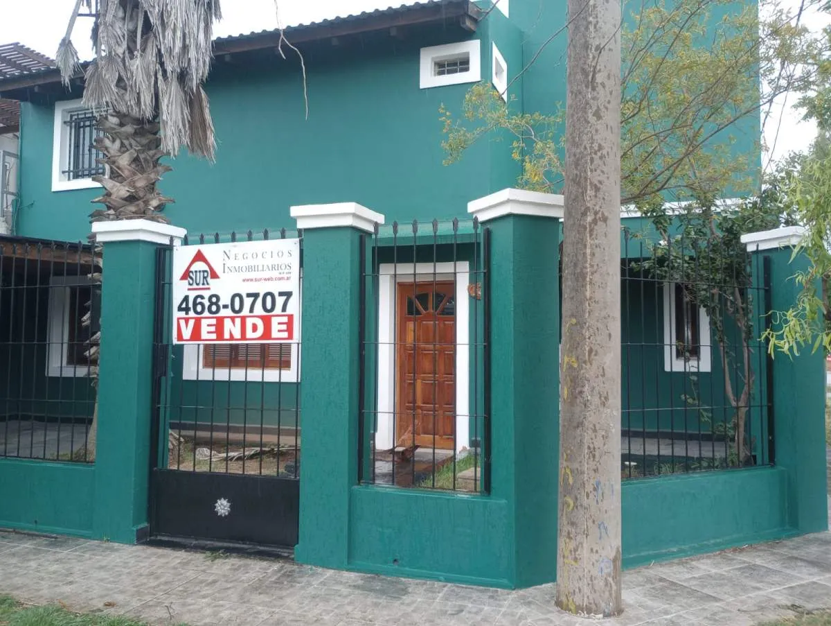 CASA 3 DORMITORIOS EN VENTA SOBRE AV. ARMADA ARGENTINA