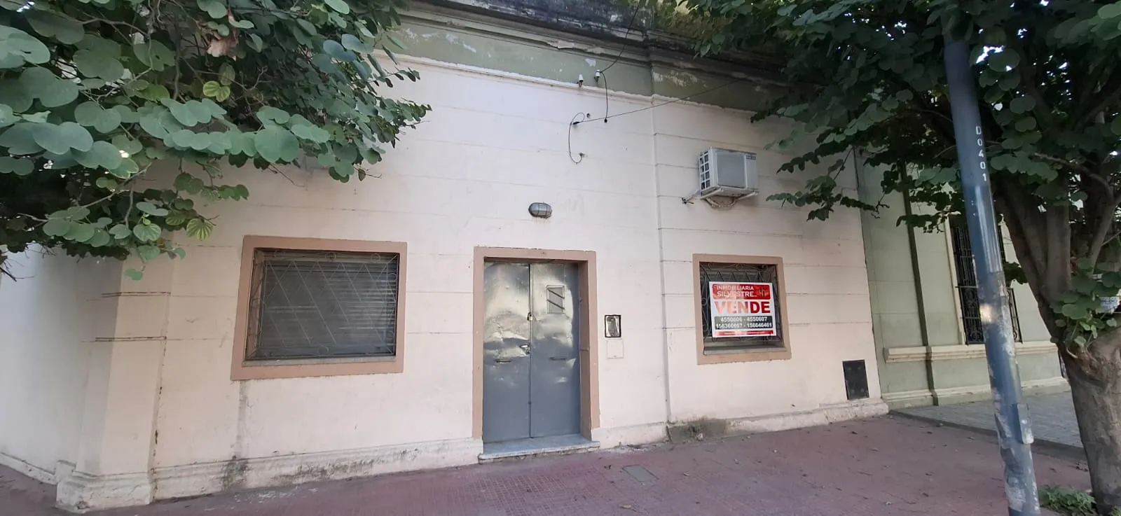 EXCELENTE ESQUINA EN SAN VICENTE A 1 CUADRA PLAZA LAVALLE