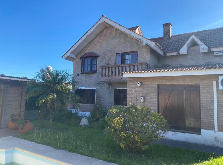 Casa · 236m² · 3 Dormitorios · 1 Cochera