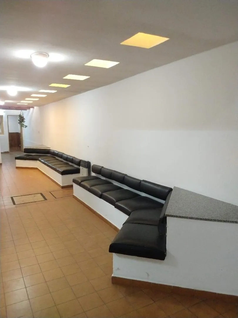 CASONA EN PLANTA BAJA - 8 HABITACIONES