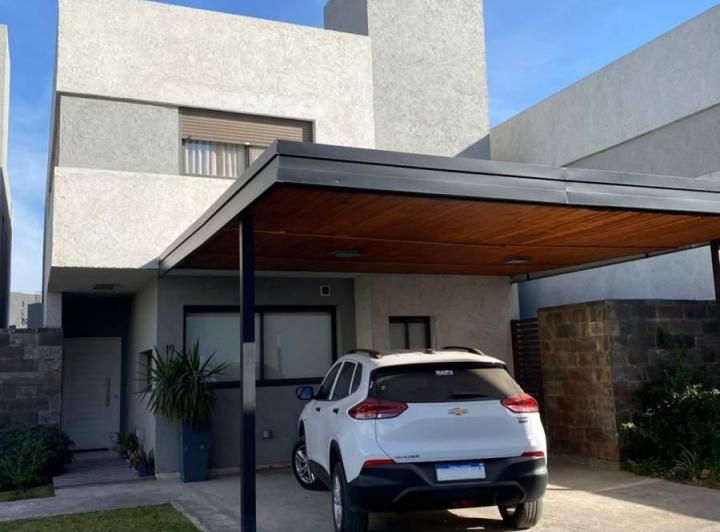Casa · 230m² · 3 Ambientes