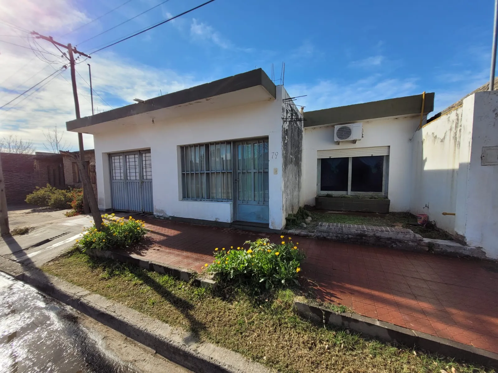 CASA EN VENTA! Villa Dolores Pje Justa Arias 79 esq. Cenobio Soto