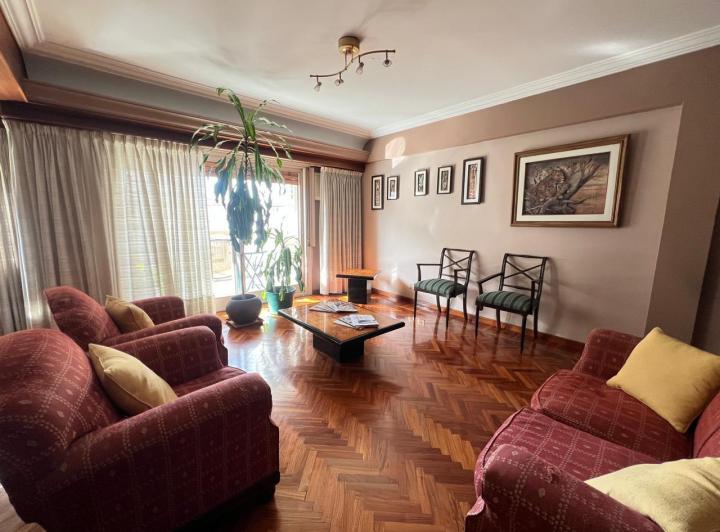 Departamento · 224m² · 6 Ambientes · 1 Cochera