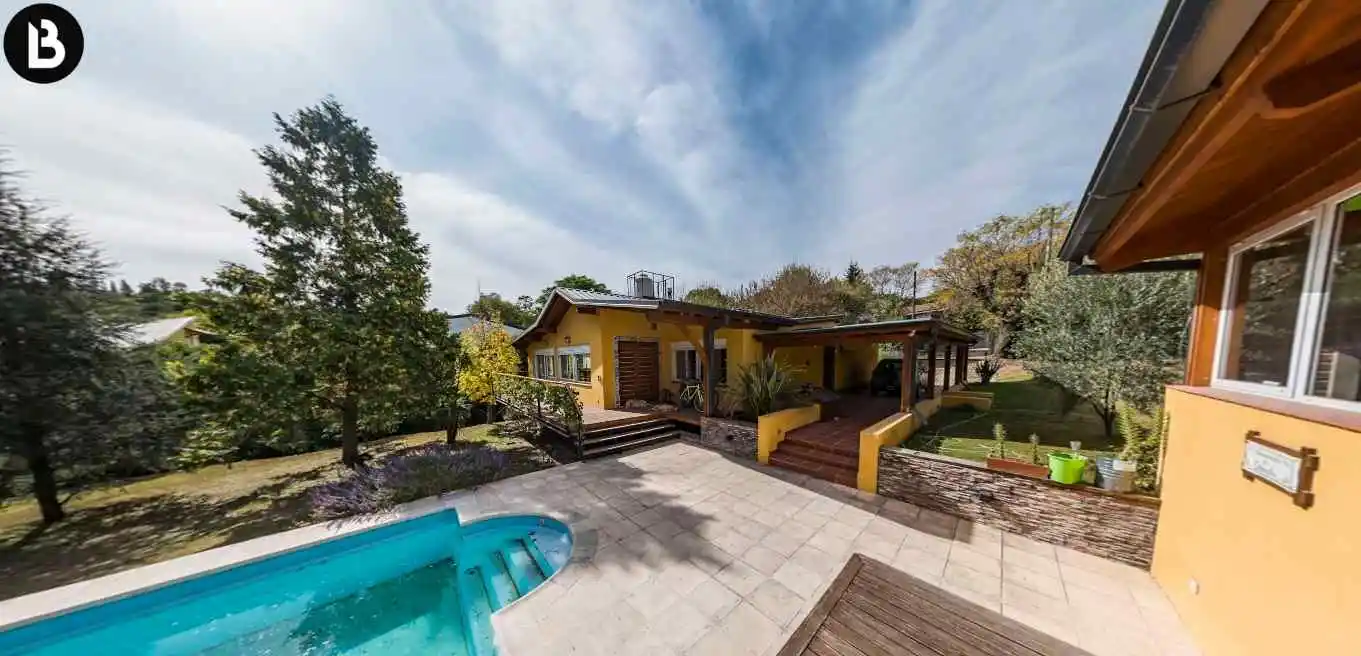 Amplia, luminosa y muy Linda casa en venta en Valle Hermoso!!!