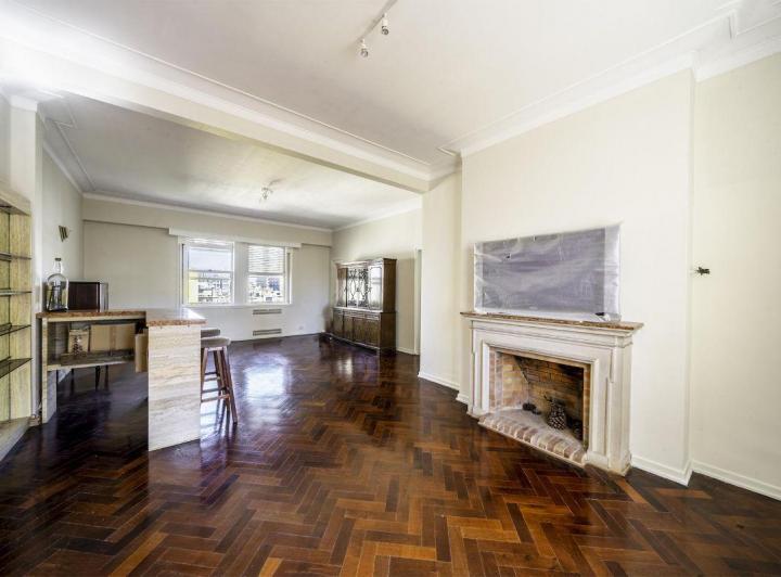 Departamento · 220m² · 6 Ambientes · 1 Cochera