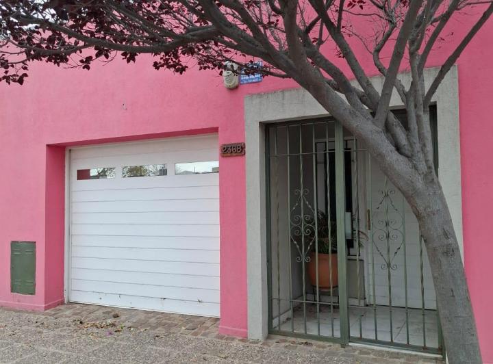 Casa · 220m² · 7 Ambientes · 1 Cochera