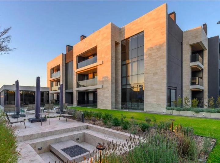 Departamento · 140m² · 6 Ambientes · 2 Cocheras
