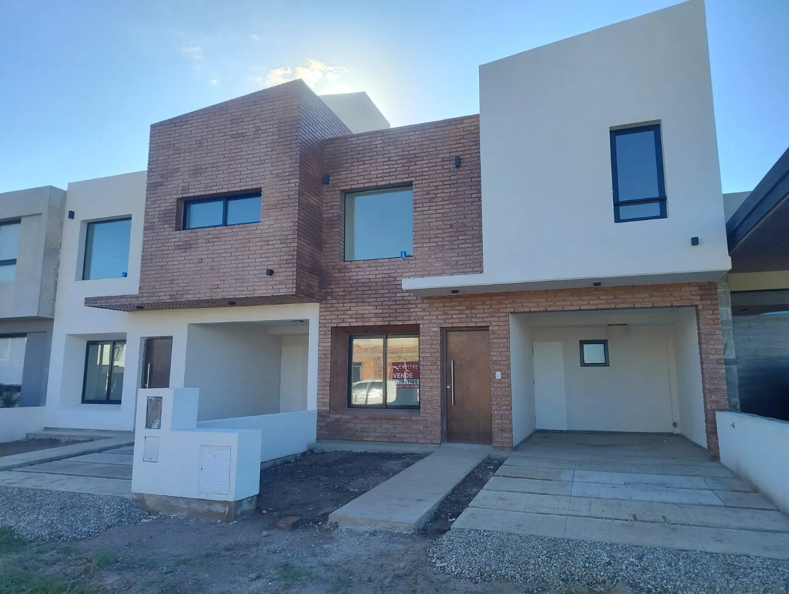VENTA DUPLEX COLINAS DE MANANTIALES 3 DORMITORIOS 2 BAÑOS COMPLETOS