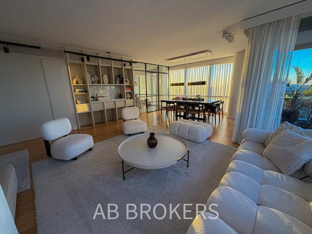 Departamento · 230m² · 5 Ambientes · 4 Cocheras