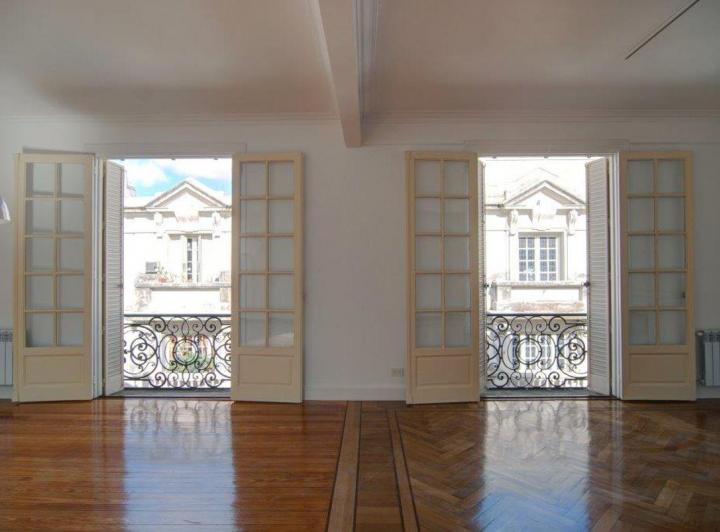 Departamento · 145m² · 5 Ambientes · 1 Cochera