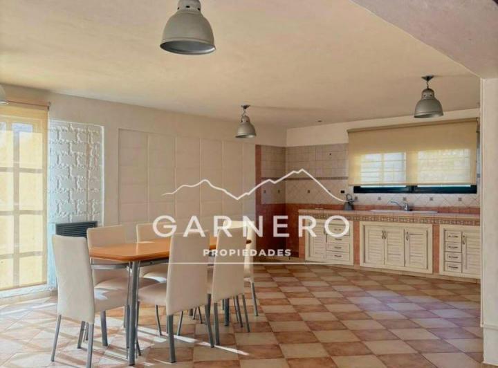 Casa · 3m² · 4 Ambientes