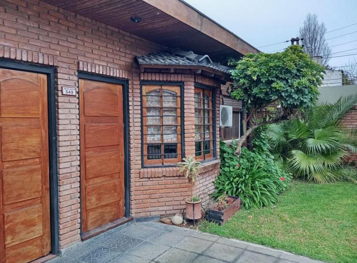 Casa · 136m² · 4 Ambientes · 2 Cocheras