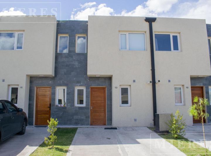 Casa · 80m² · 3 Ambientes · 1 Cochera