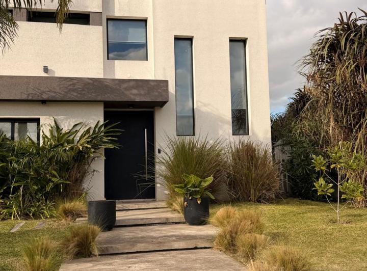 Casa · 217m² · 4 Ambientes
